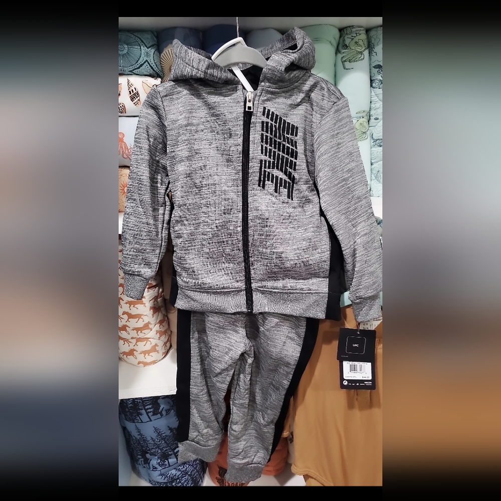 Baby Nike set 18-24  new